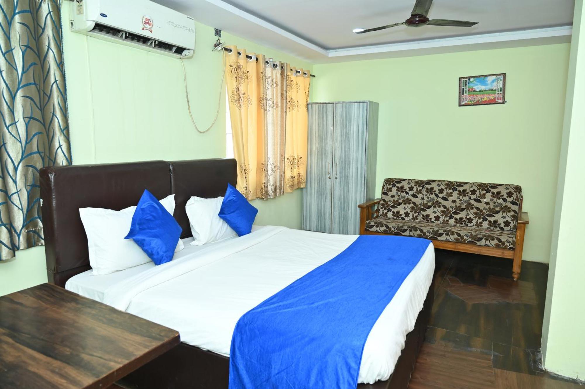 Hotel Ankitha Grand Хайдарабад Экстерьер фото