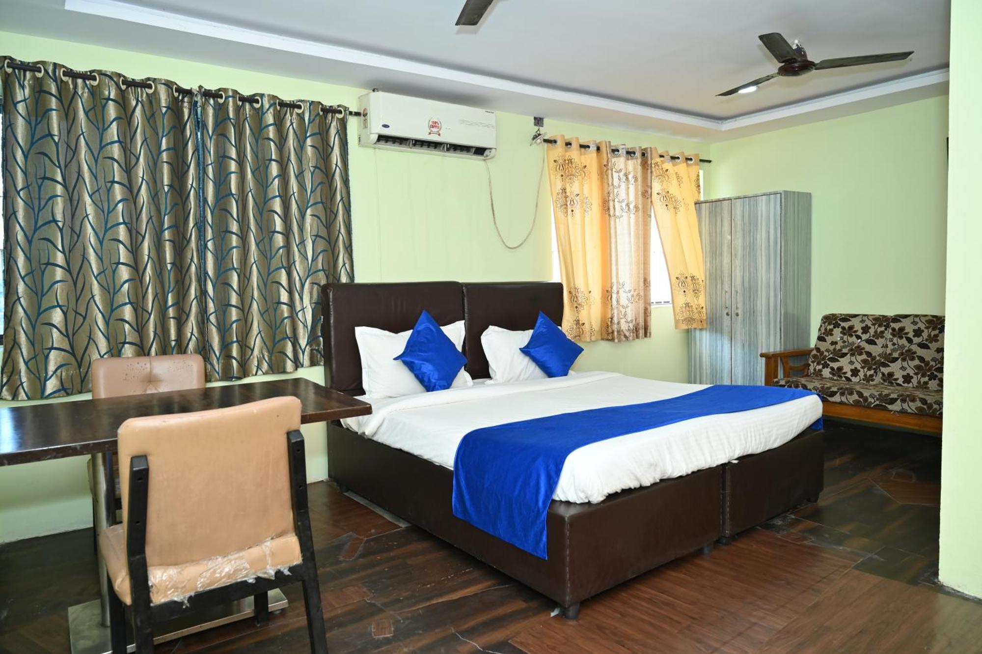 Hotel Ankitha Grand Хайдарабад Экстерьер фото