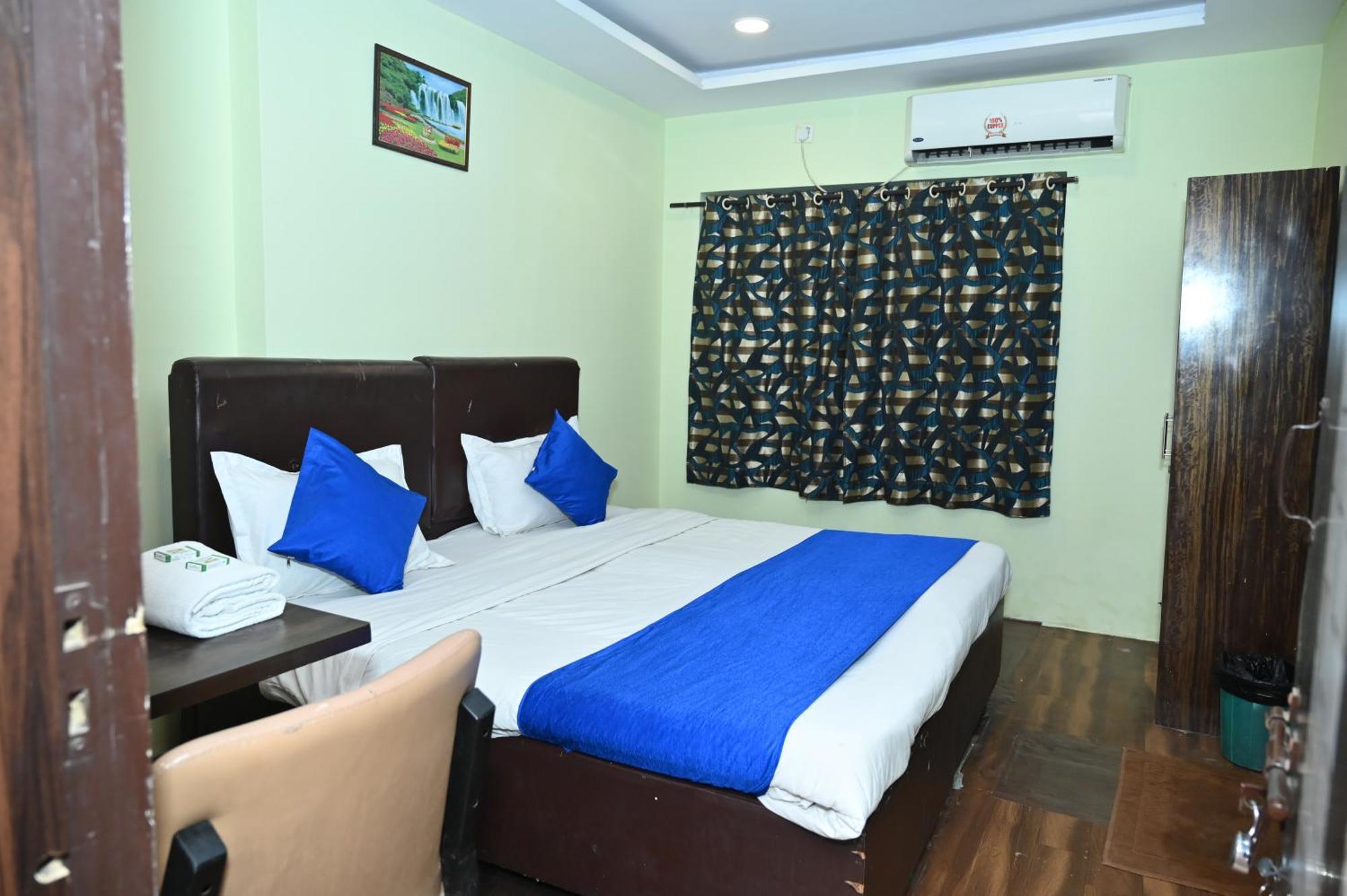 Hotel Ankitha Grand Хайдарабад Экстерьер фото