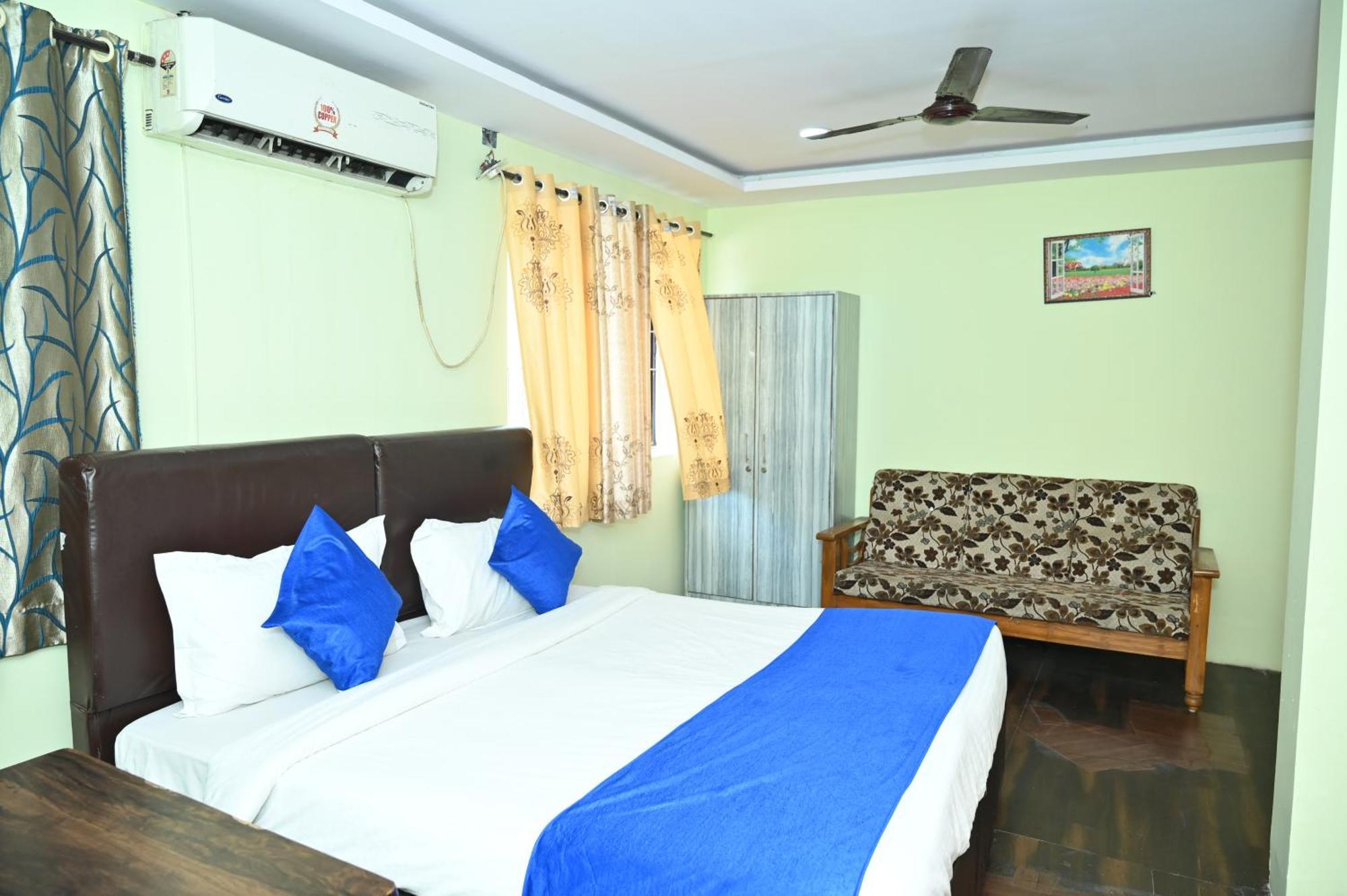 Hotel Ankitha Grand Хайдарабад Экстерьер фото