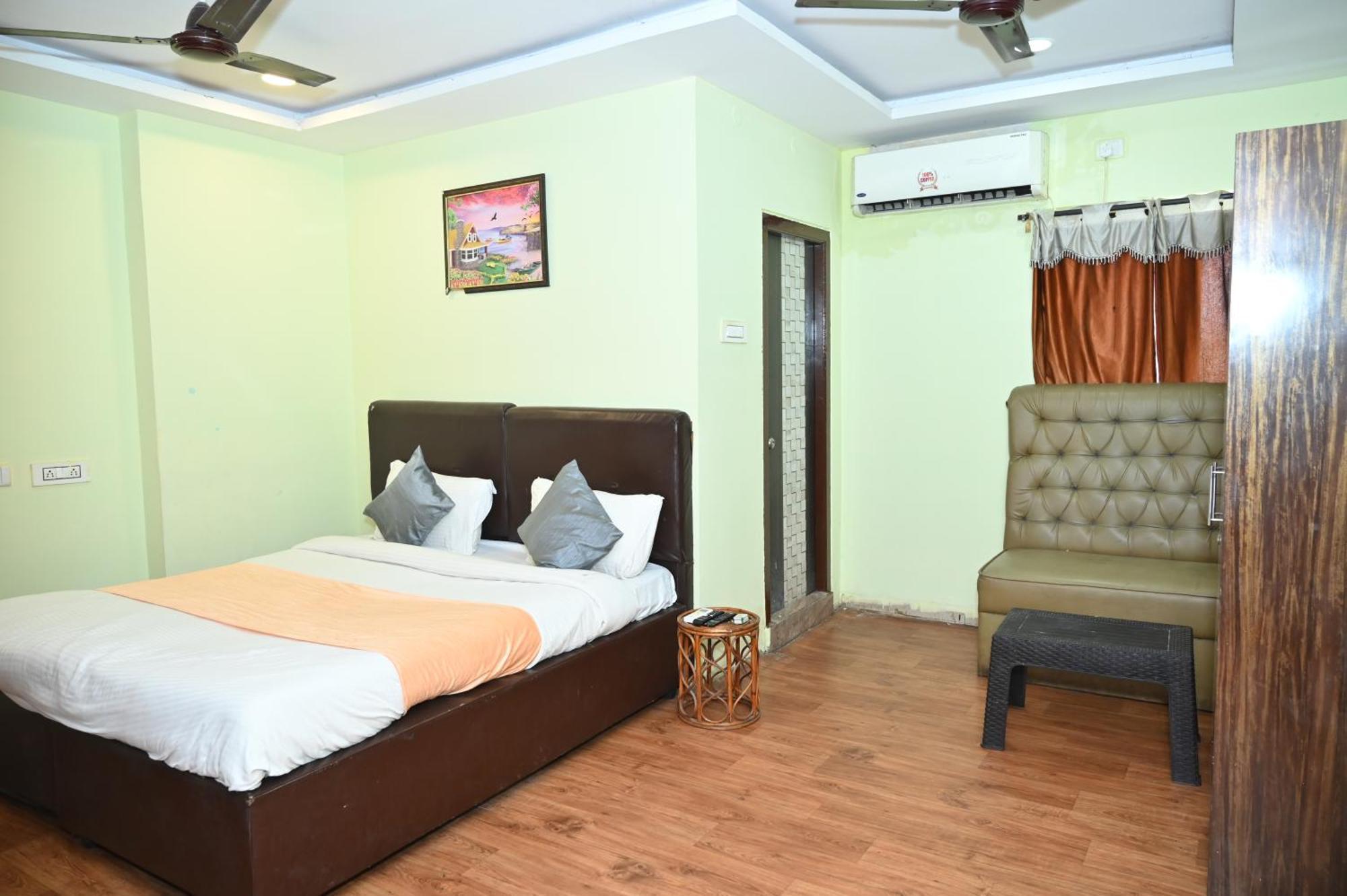 Hotel Ankitha Grand Хайдарабад Экстерьер фото